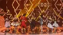 Foto Ayu Ting Ting dan Via Vallen saat tampil mengisi di acara Indonesia Dangdut Awards 2017. Acara berlangsung di Studio 6 Emtek City, Daan Mogot, Jakarta Barat, Jumat (13/10/2017). (Bambang E Ros/Bintang.com)