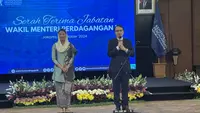 Wakil Menteri Perdagangan periode 2019-2024 Jerry Sambuaga melakukan Serah Terima Jabatan (Sertijab) kepada Wakil Menteri Perdagangan periode 2024-2029 Dyah Roro Esti di Kementerian Perdagangan, Jakarta Pusat, Selasa (22/10/2024).