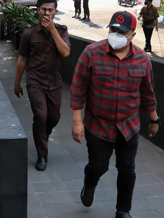 Muhammad Hatta memenuhi panggilan Komisi Pemberantasan Korupsi (KPK) terkait kasus dugaan korupsi di Kementerian Pertanian. (Liputan6.com/Herman Zakharia)