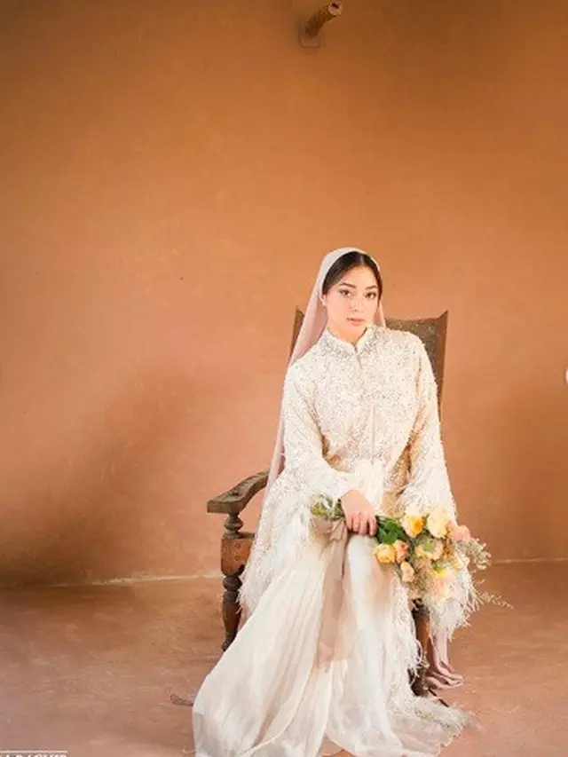 5 Pesona Nikita Willy dalam Pemotretan Bertema 'Dignity', Anggun Banget