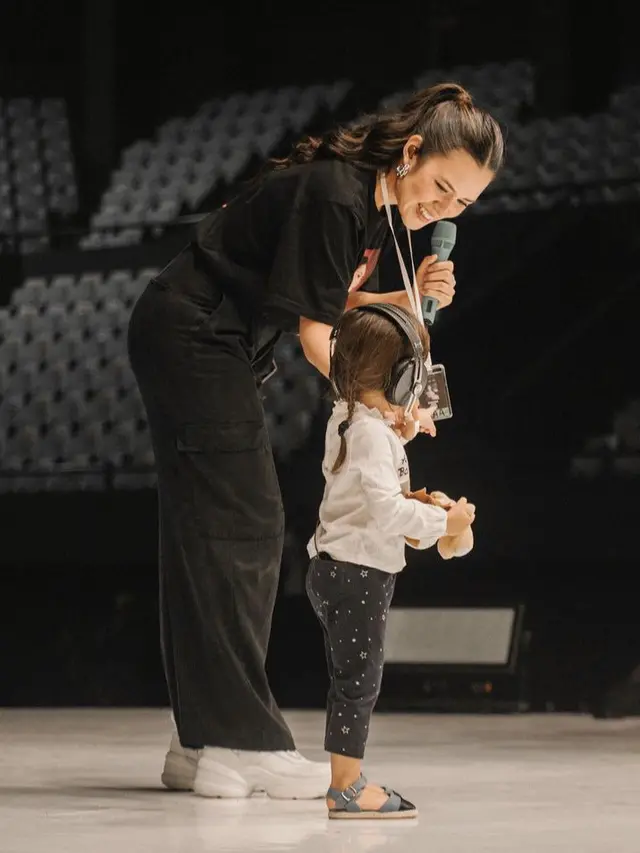 Tampilan Terbaru Zalina Anak Raisa dan Hamis Daud, @raisa6690