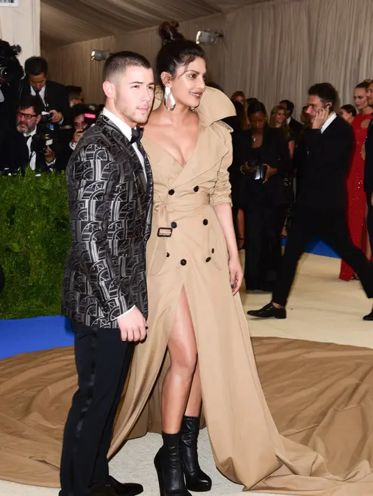 Namun ternyata, para saksi   mengatakan hal yang benar-benar   berbeda. (AURORA ROSE/VARIETY/REX/SHUTTERS/HollywoodLife)