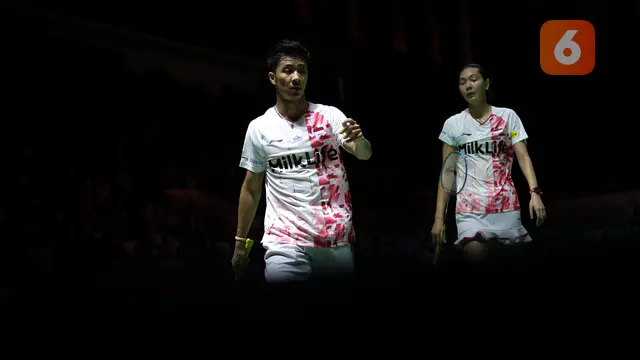 Foto: Istora Bergemuruh Kekecewaan, Tiga Wakil Indonesia Termasuk Apriyani/Fadia Tumbang pada Laga yang Sama di Indonesia Masters 2023