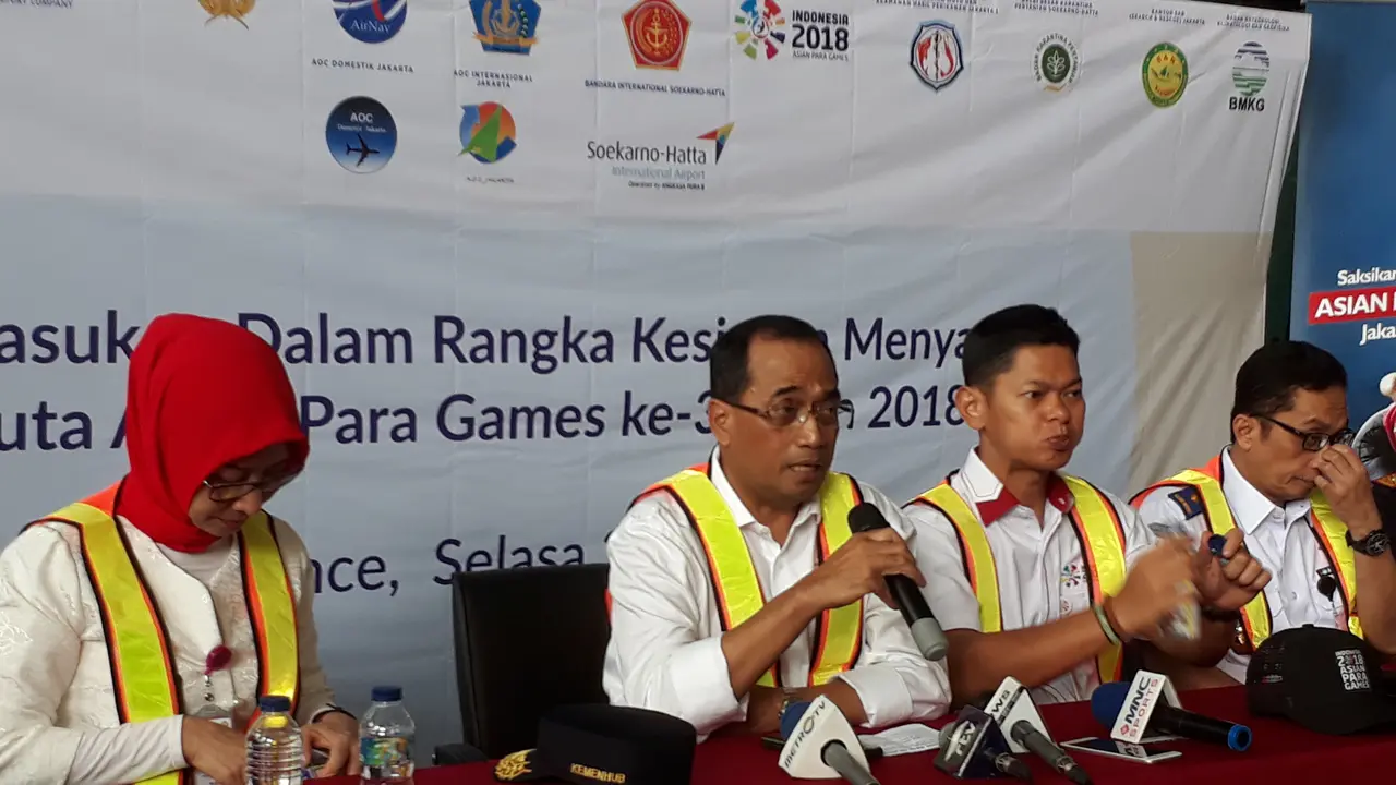 Menhub Budi Karya Soemadi saat memberikan keterangan setelah meninjau kesiapan Terminal 3 Bandara Internasional Soekarno Hatta, Kota Tangerang, Selasa (25/9/2018).