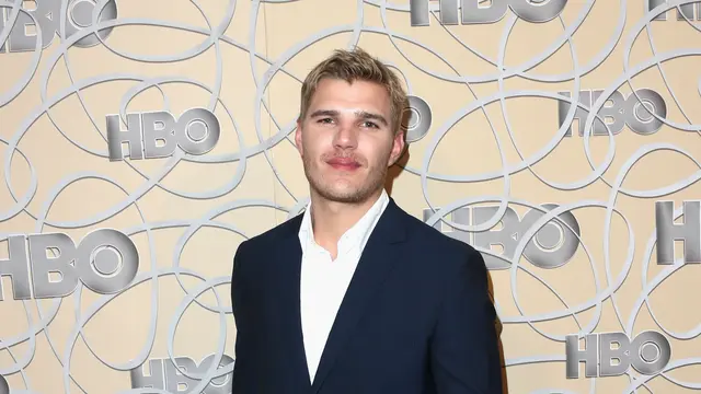 [Bintang] Chris Zylka