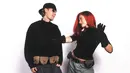Mereka pun memanfaatkannya semaksimal mungkin dengan mengkoordinasikan pakaian bersama keluarga. [@justinbieber/@haileybieber].