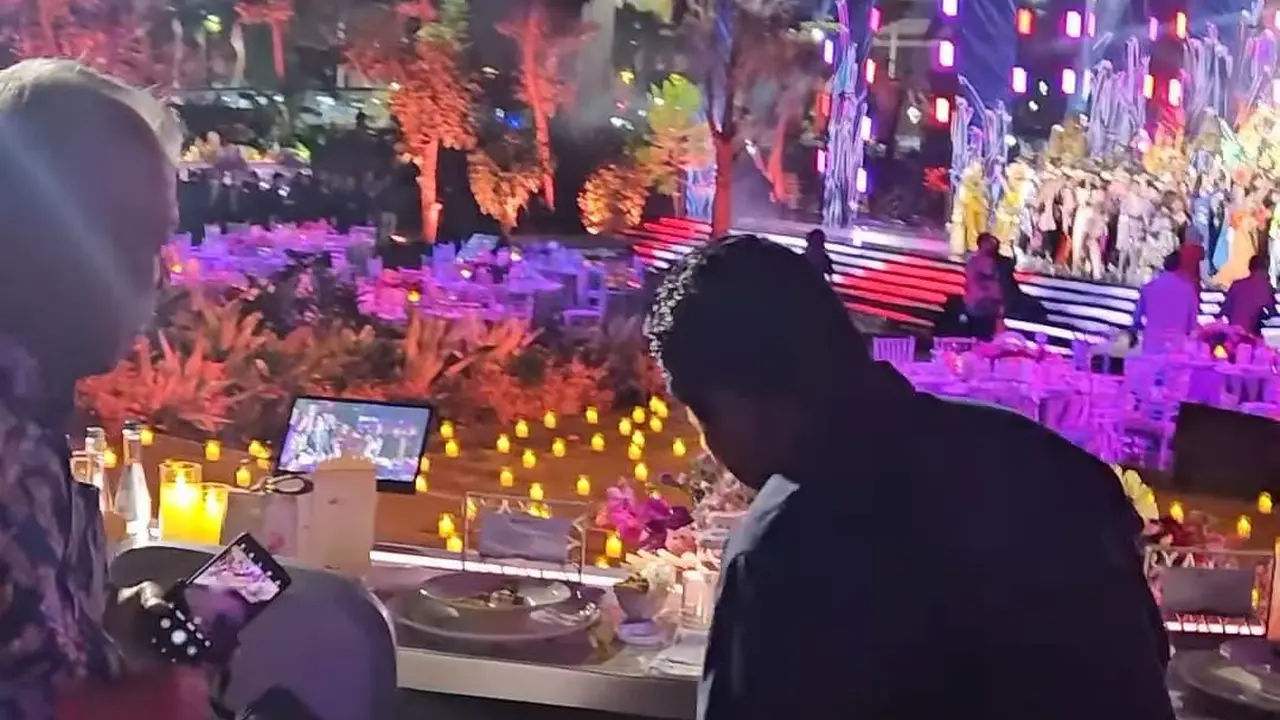 Menteri BUMN Erick Thohir dan Menteri PUPR Basuki Hadimuljono berjoget di Gala Dinner KTT ASEAN 2023.