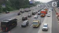 Kendaraan melintasi ruas tol Jagorawi di Jakarta, Rabu (20/11/2019). Badan Pengatur Jalan Tol (BPJT) Kementerian PU dan Perumahan Rakyat (PUPR) memastikan akan ada kenaikan tarif 17 ruas tol (total 21 ruas) pada 2019. (Liputan6.com/Immanuel Antonius)