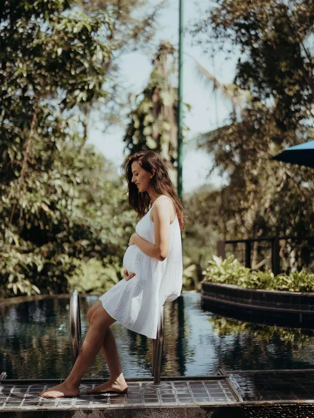Jelang Melahirkan, Ini 6 Potret Maternity Shoot Anak ke-3 Dahlia Poland