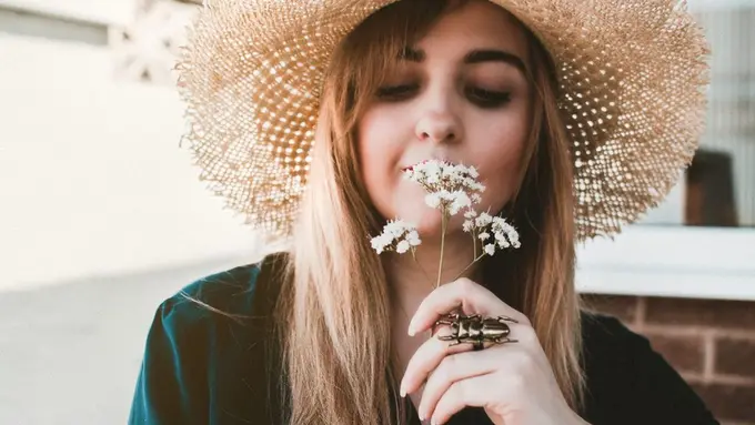 Ilustrasi Relationship Female