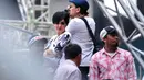 Yuni Shara dan Glenn Fredly yang juga mengisi acara rela berpanas-panasan bersama ratusan ribu pendukung Jokowi lainnya (Liputan6.com/Johan Tallo)