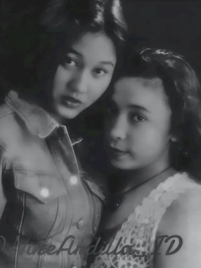 6 Foto Jadul Melly Goeslaw Dari Kecil Hingga Remaja, Sahabat Nike Ardilla