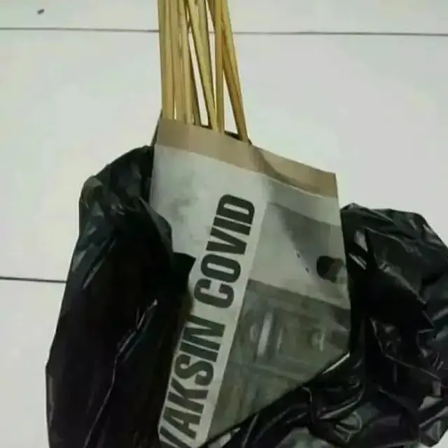 6 Potret Koran untuk Bungkus Makanan Ini Tulisannya Bikin Salah Fokus
