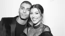 Hubungan Younes Bendjima dan Kourtney kardashian mulai renggang usai Younes membuat komentar pedas pada foto Kourtney yang tengah memamerkan bokongnya. (E! News)