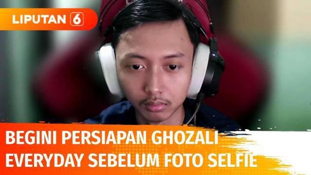 Ghozali, seorang pemuda yang menjadi miliarder setelah menjual foto selfie dalam bentuk NFT di platform OpenSea masih menjadi perbincangan publik. Tapi, bagaimana persiapannya sebelum mengunggah fotonya? Tonton selengkapnya!
