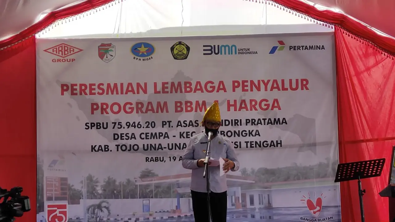 Bupati Kabupaten Tojo Una Una Mohamad Lahay