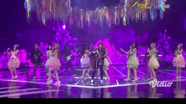 Kolaborasi Tiga Bahasa dari NOAH, Rossa dan JKT 48 di Panggung HUT SCTV 31 Xtraordinary. (vidio)
