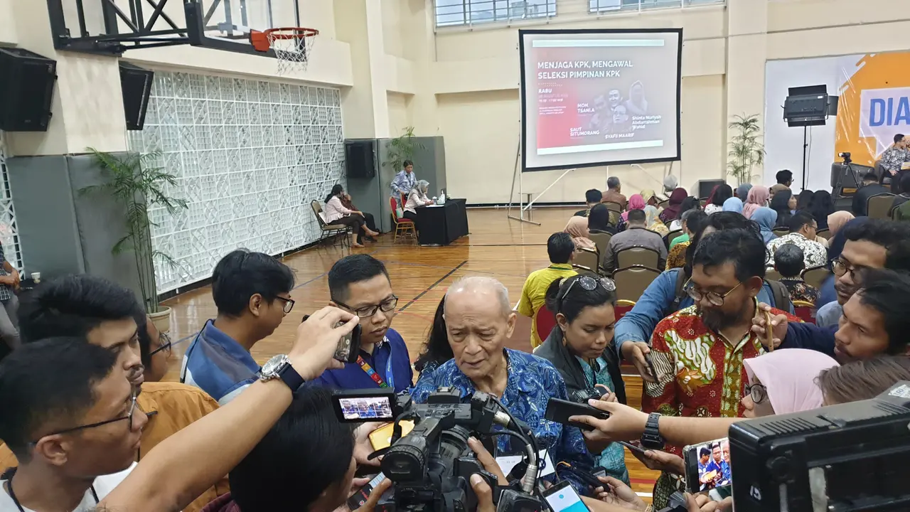 Negarawan yang juga mantan Ketua PP Muhammadiyah Ahmad Syafii Maarif di Gedung KPK. (Liputan6.com/Nanda Perdana Putra)