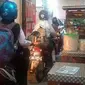 Warung Super Nyeleneh yang Hanya Bisa Ditemui di Indonesia