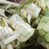 Ilustrasi ketupat. (Liputan6.com/Herman Zakharia)
