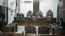 Kursi terdakwa kosong saat sidang lanjutan Gatot Brajamusti yang ditunda di Pengadilan Negeri Jakarta Selatan, Selasa (27/3). (Liputan6.com/Faizal Fanani)