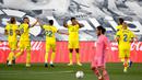 Para pemain Cadiz merayakan gol yang dicetak oleh Anthony Lozano ke gawang Real Madrid pada laga Liga Spanyol di Stadion Alfredo Di Stefano, Minggu (18/10/2020). Real Madrid takluk dengan skor 1-0. (AFP/Pierre- Philipe Marcou)
