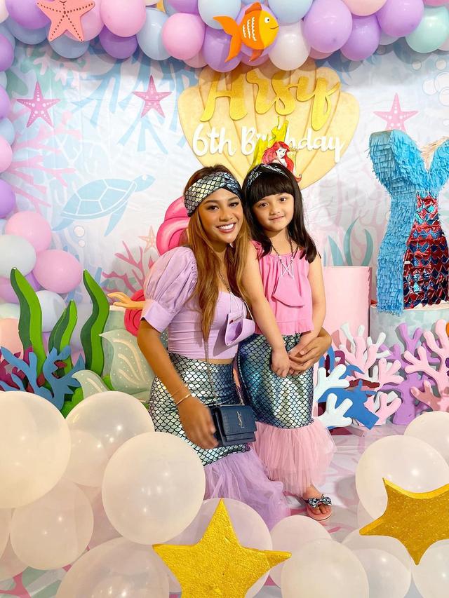 Beri Persembahan Lagu, Ini 6 Potret Kedekatan Arsy dan Aurel Hermansyah