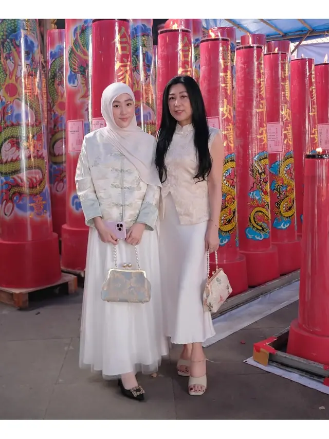 6 Potret Larissa Chou Rayakan Imlek 2026 Bareng Keluarga, Anaknya Dapat Angpau