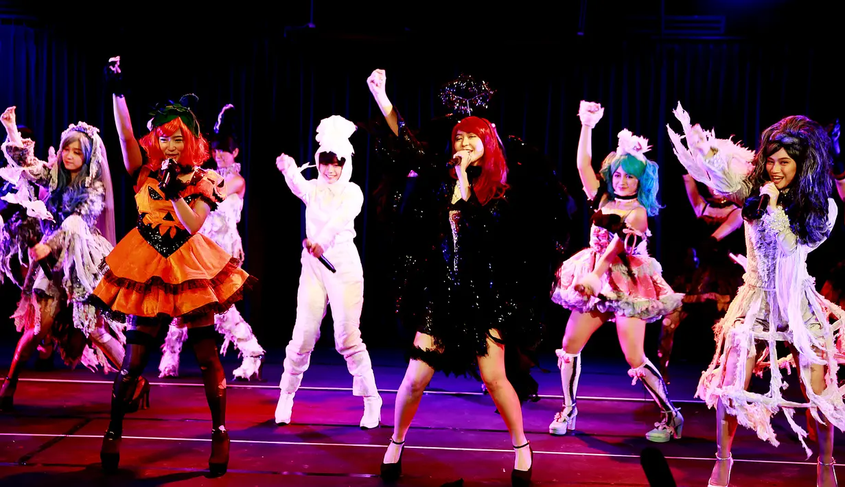 Single ini rencananya akan dijual dalam 2 versi yaitu versi reguler dan music download card. (Wimbarsana Kewas/Bintang.com)