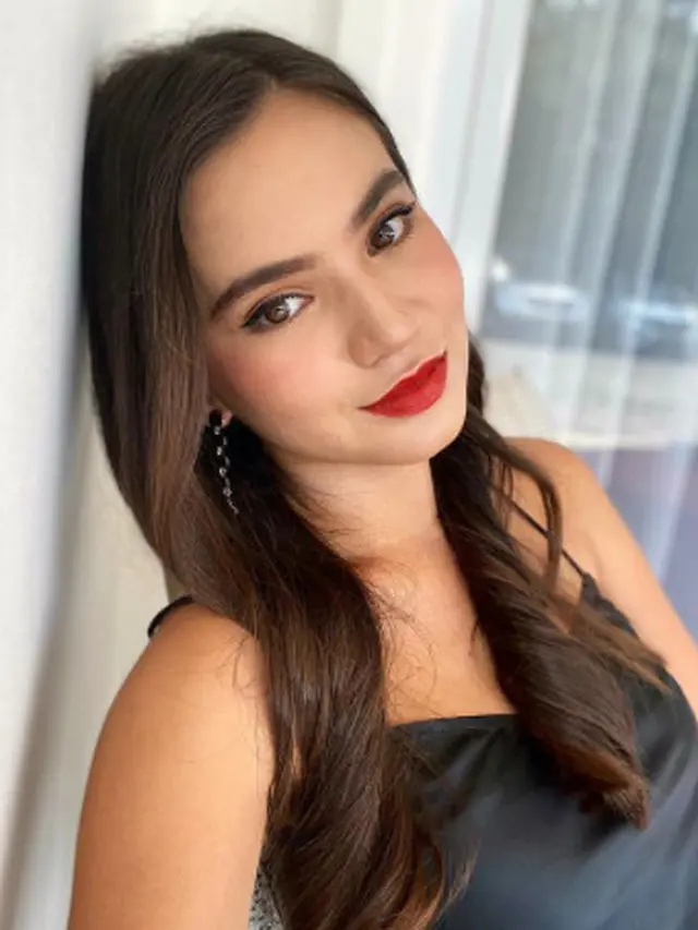6 Potret Karen Nijsen, Model yang Dikabarkan Dekat dengan Gading Marten