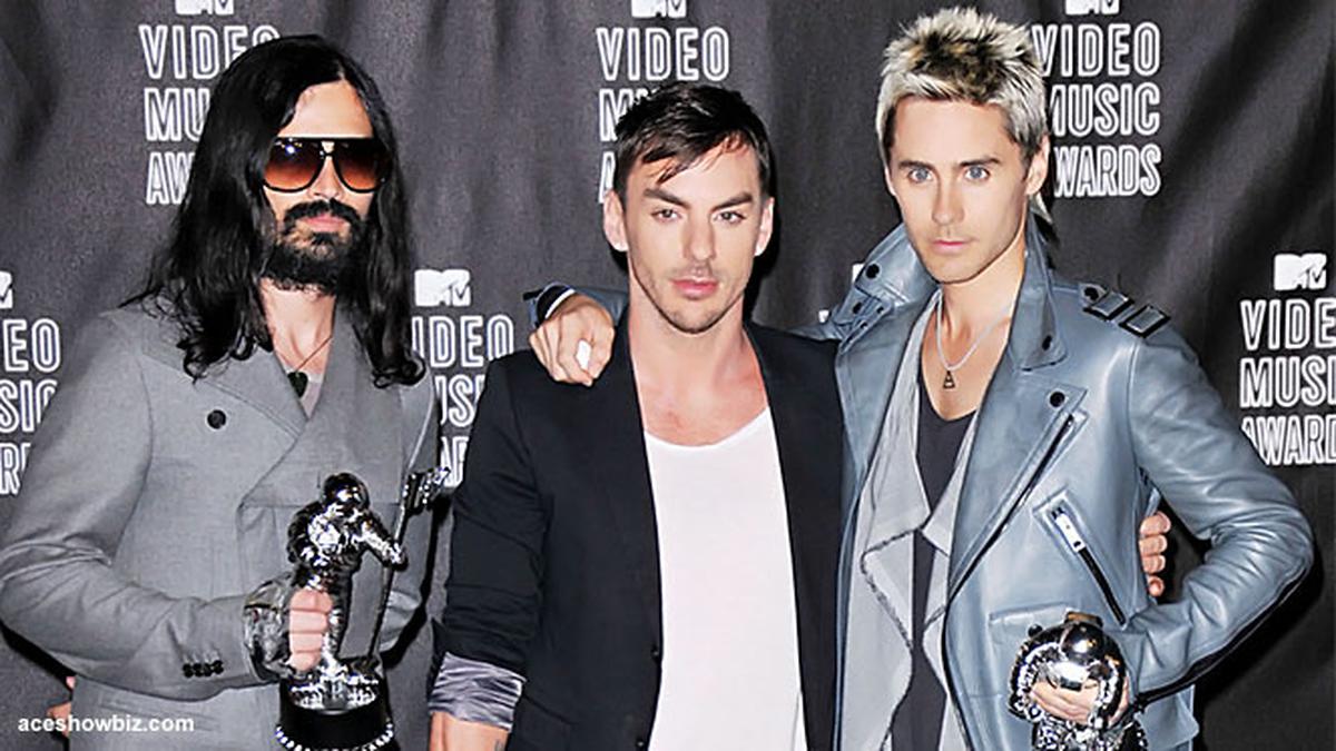 30 Seconds to Mars Goda Fans Lewat Video Lirik