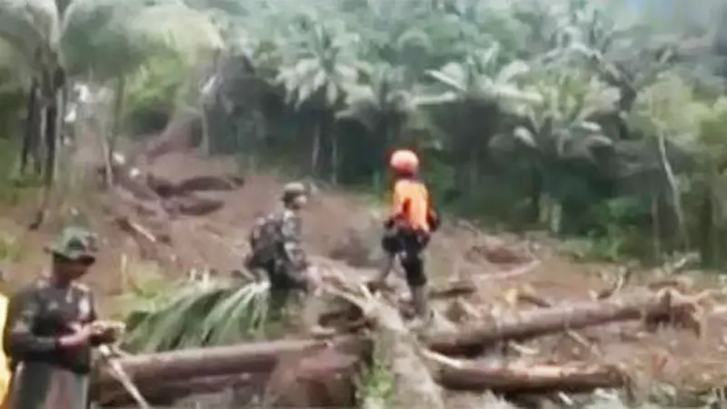 VIDEO: Tebing 350 Meter Longsor, 4 Warga Kebumen Tertimbun
