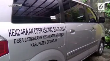 Seorang kepala desa di Sidoarjo nekat gadaikan mobil dan motor operasional kantor lantaran kalah judi.