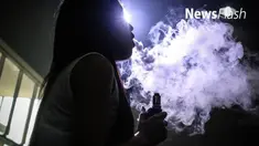 Tren mengisap shisha atau disebut juga dengan hookah membuat banyak kafe menyediakan “rokok” Arab ini. Padahal, asap dari shisha lebih polutan di dalam ruangan.