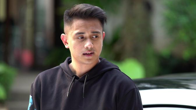 Adegan sinetron Satu Atap 3 Cinta (Tobali Putra Productions)