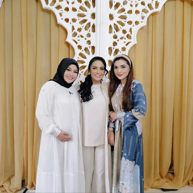 7 Momen Keluarga The Hermansyah, Gen Halilintar dan The Lemos Kumpul Bersama, Curi Perhatian