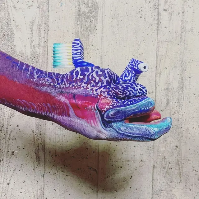 Pria Ini Lukis Tangannya Bak Monster Hasilnya Menakjubkan. (Sumber: Instagram/amazing_jiro)