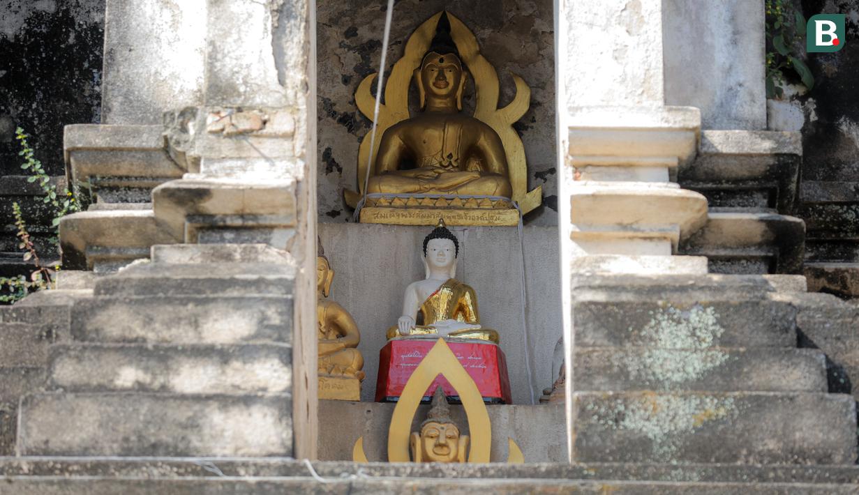 Kuil tersebut juga menyimpan patung Budhha kuno bernama Phra Kaew Khao yang dihormati penduduk Chiang Mai. (Bola.com/Bagaskara Lazuardi)