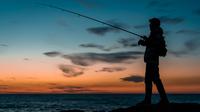 Ilustrasi memancing. (Image by wirestock on Freepik)
