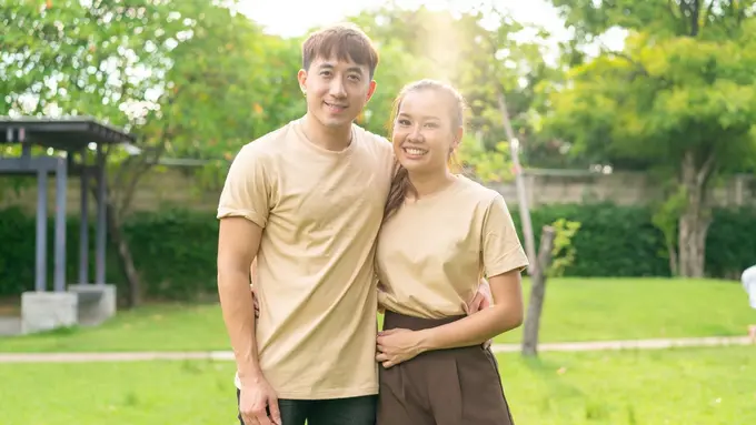 pasangan cinta bahagia