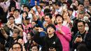 Reaksi kecewa sejumlah suporter Hong Kong akibat Lionel Messi tidak bermain saat pertandingan persahabatan antara Tim Hong Kong All Stars melawan Inter Miami di Stadion Hong Kong, Hong Kong, Minggu, 4 Februari 2024 waktu setempat. (AFP/Peter Parks)
