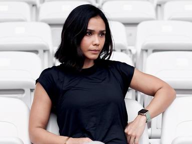 Adinia Wirasti termasuk salah satu aktris yang telah membintangi berbagai film layar lebar. Bahkan, karena kepopulerannya, kehidupan hingga penampilannya sering curi perhatian netizen. (Liputan6.com/IG/@adiniawrst)