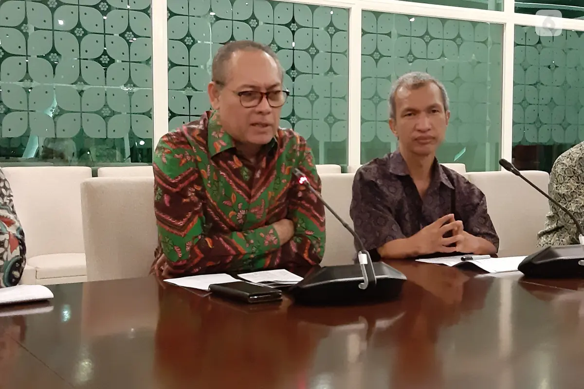 Direktorat Jenderal Kerja Sama ASEAN Jose Tavares dan Ketua PPDI Gufroni Sakaril.