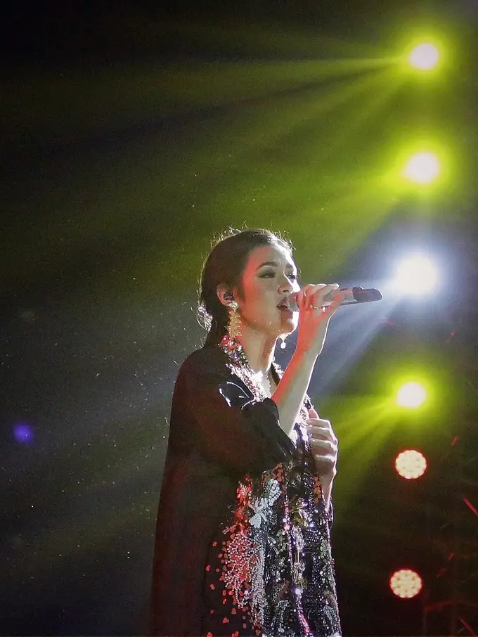 [Fimela] Raisa dan Bunga Citra Lestari