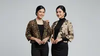 Inspirasi Setelan Batik Kerja Wanita dengan Outer Polos Model Crop Terbaru 2025. Gemini