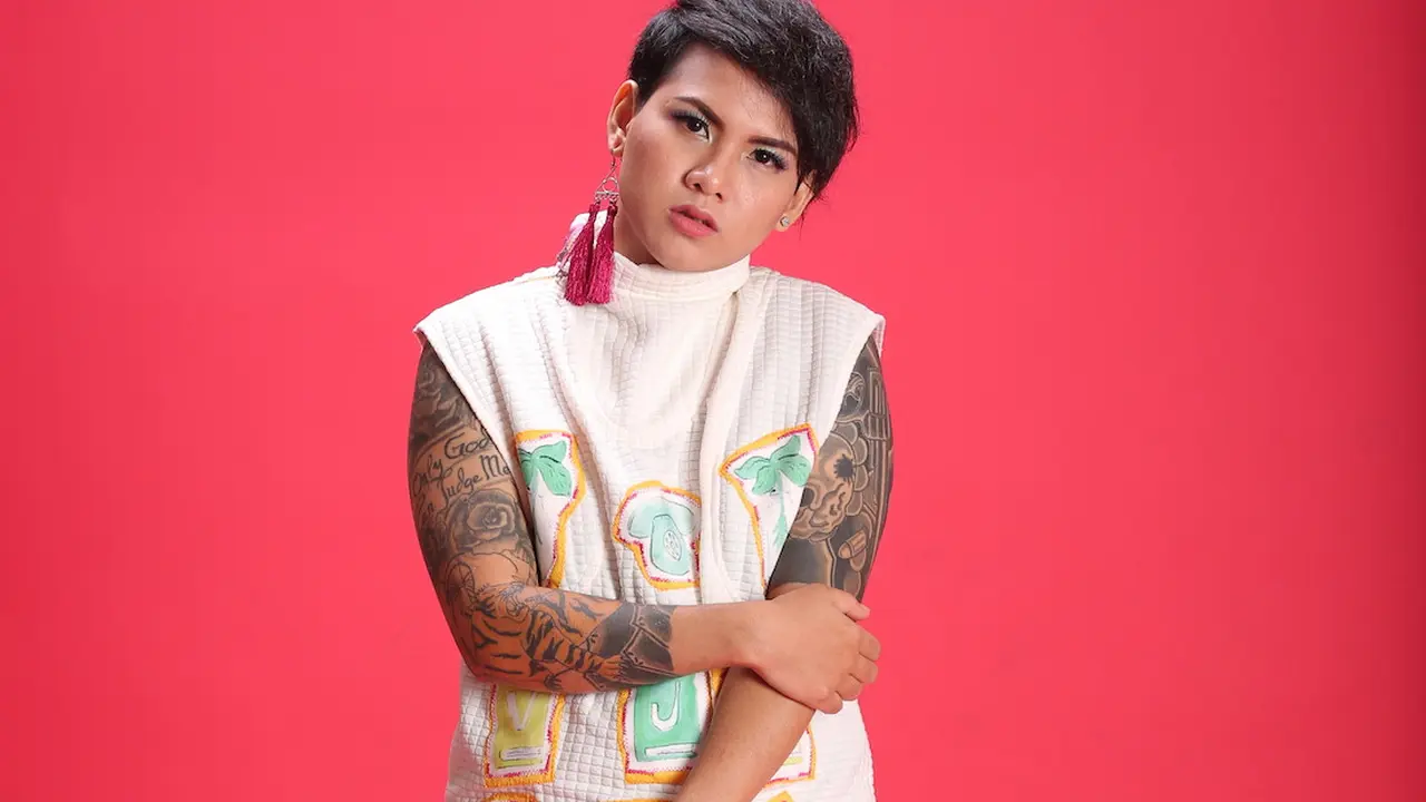 [Bintang] Evelyn Suarakan Move On Lewat Lagu Tentang Kita