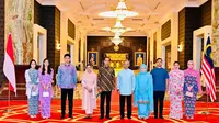 Presiden Joko Widodo atau Jokowi dan Ibu Negara Iriana bertemu dengan Yang di-Pertuan Agong Sultan Abdullah dan Permaisuri Azizah Aminah Maimunah Iskandariah di Istana Negara, Kuala Lumpur, Malaysia, Kamis (8/6/2023). (Foto: Laily Rachev - Biro Pers Sekretariat Presiden