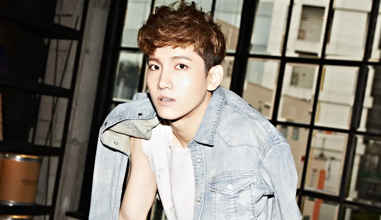 Changmin TVXQ merupakan sosok idol yang punya wajah tampan dan baik hati. Ia pernah menjadi relawan untuk membersihkan tumpahan minyak di laut. (Foto: soompi.com)