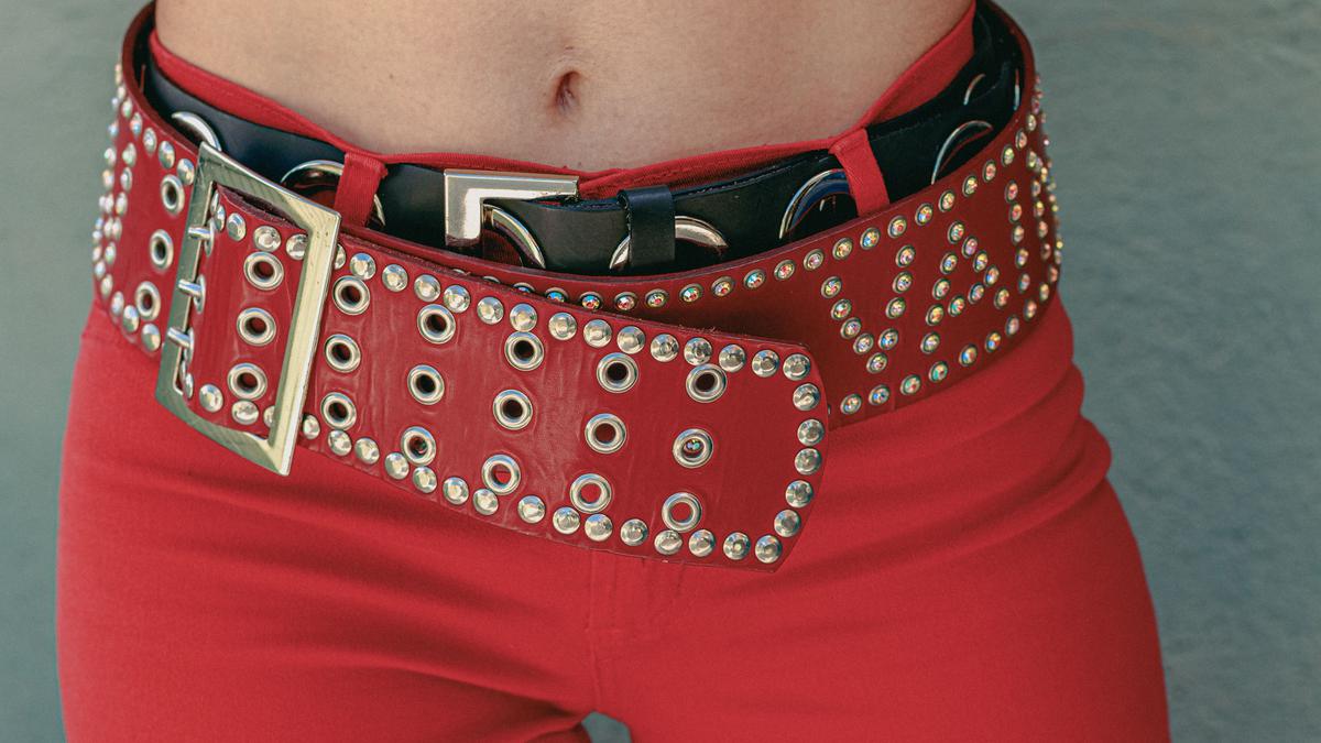 Statement Belt, Aksesori Andalan untuk Bikin Outfit Polos Makin Stylish