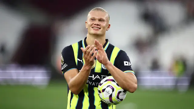 Foto: Beringasnya Erling Haaland saat Borong Tiga Gol untuk Kemenangan Man City di Liga Inggris